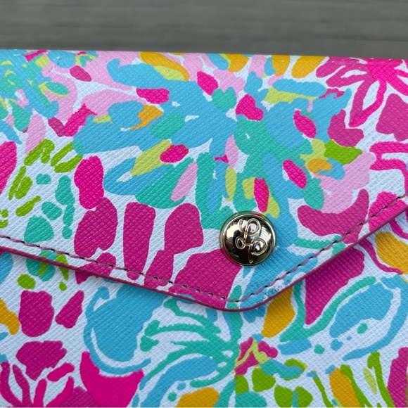 Lilly Pulitzer Collapsible Sunglass Spot Ya Case It’s Always Sunny Somewhere main image 11